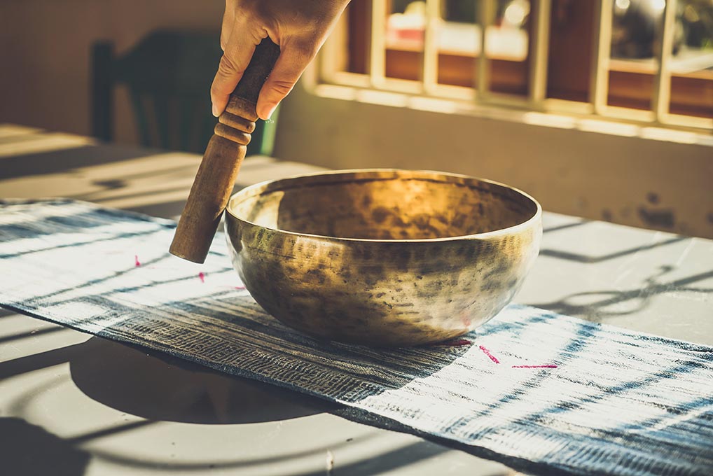 meditation sound bowl to relax and de-stress